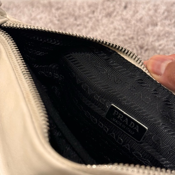 Prada Grace Lux Triangle Shoulder Bag White - Picture 4 of 9